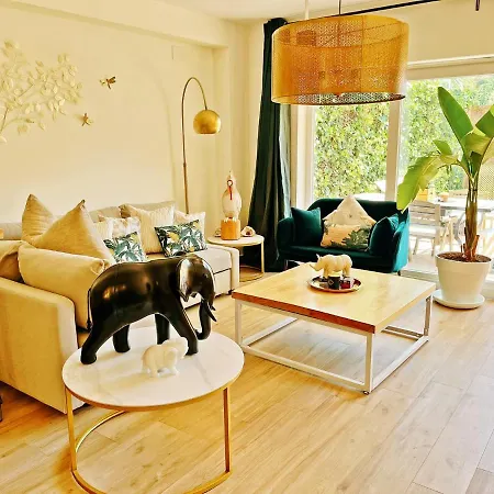 Guest house Cheerful Center Sitges 3 Bedrooms Townhouse With Pool *