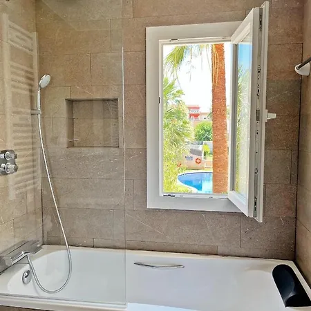 Guest house Cheerful Center Sitges 3 Bedrooms Townhouse With Pool *