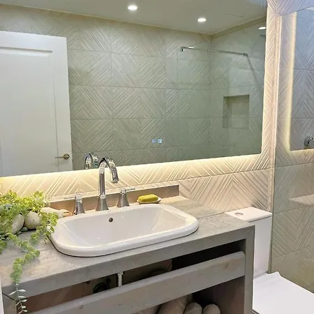 Cheerful Center Sitges 3 Bedrooms Townhouse With Pool *